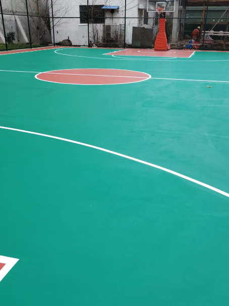 灵台 球场长期使用易出现地面开裂